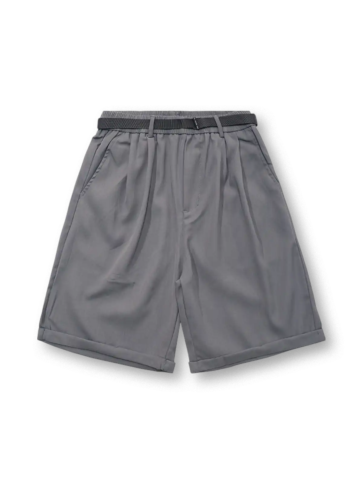 凹凸のあるリネンライク素材とウェビングベルトを備えたトラベルショーツ