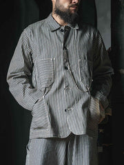 製品画像: LOT422 HICKORY レイルロードストライプワークジャケットの正面画像。クラシックなワークスタイルと希少なセルビッジデニムが特徴。
詳細画像: セルビッジエッジとストライプデニム生地のディテール特写。ヴィンテージ感と耐久性を兼ね備えたデザイン。