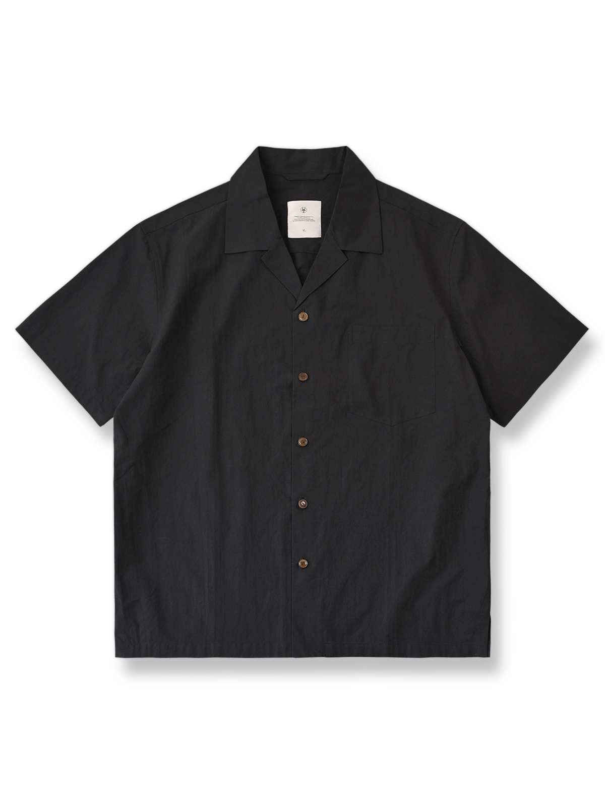 レトロ広告風ルアープリントと「don’t bite, bait」メッセージが特徴のコットンTシャツ。