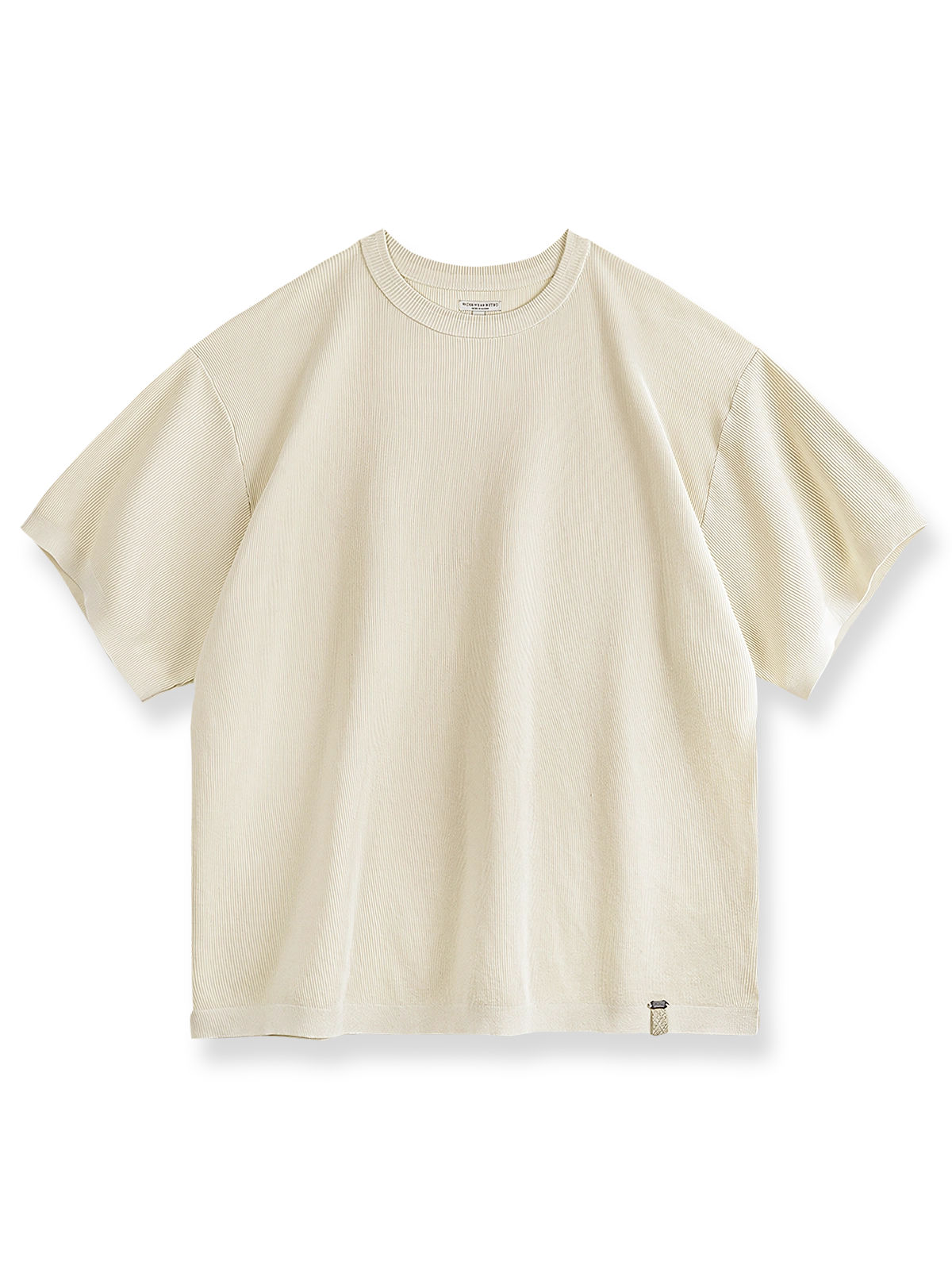 ライセル繊維と冷感テクノロジーを組み合わせたオーバーサイズ半袖Tシャツ。