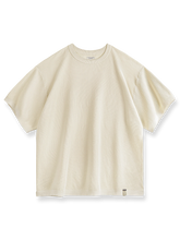 ライセル繊維と冷感テクノロジーを組み合わせたオーバーサイズ半袖Tシャツ。