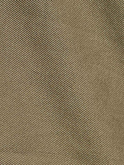 製品画像: M-42パラシュートジャケットの正面画像。ヴィンテージミリタリースタイルが際立つ高光沢ツイルコットンジャケット。
詳細画像: ジャケットのポケットとウエストベルトのディテール。機能性とデザイン性を兼ね備えたディテール。