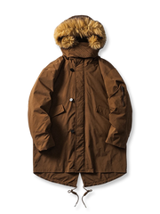 M51パーカーデザインをベースにしたミリタリースタイルのダウンジャケット