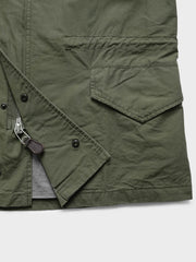 製品画像:M65 EVO 70s アメカジ ヴィンテージ フィンコットン トレンチコートの正面画像です。ヴィンテージ風の独特な風合いが特徴です。
詳細画像:M65トレンチコートのディテールとポケットデザインの詳細画像です。実用性とデザイン性を兼ね備えたアイテムです。