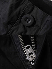 ワークパンツのシワ感素材と膝のダーツデザイン