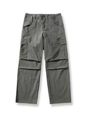 M65ミリタリーデザインをベースにした軽量シワ感素材のパラシュートカーゴパンツ