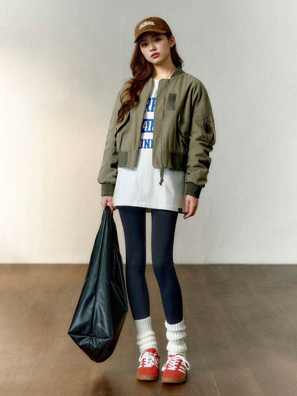 モデル画像:モデルが着用するアメリカンビンテージMA-1フライトジャケットのコーディネート