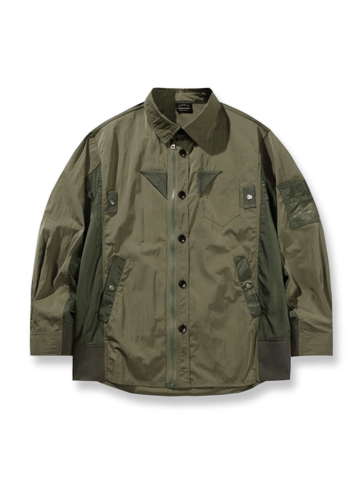 多機能ポケットと立体パッチワークが特徴のMA-1フライトシャツ