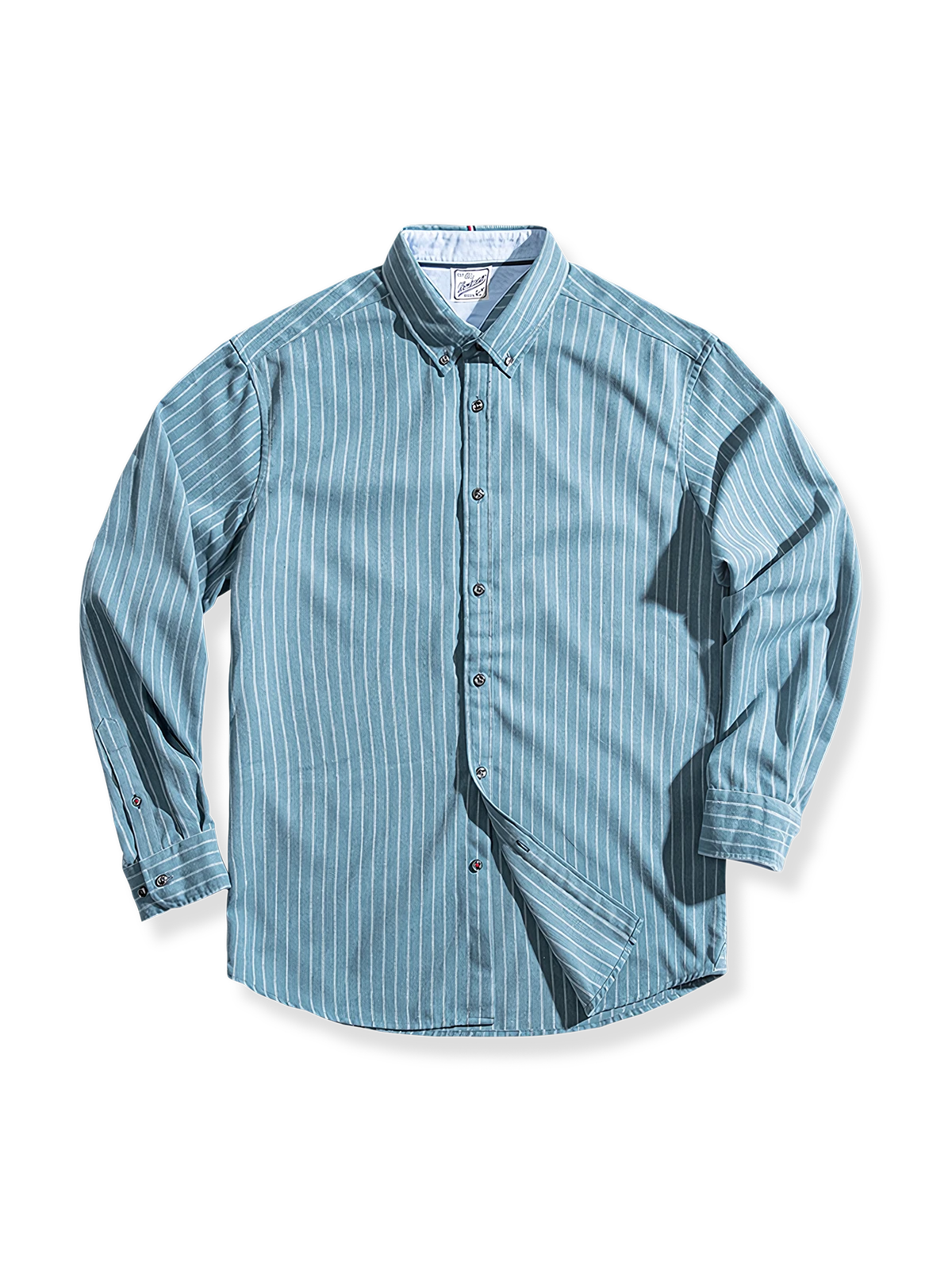 細かいストライプ柄のスリムフィットラペルシャツ、通気性良好なブレンド素材使用