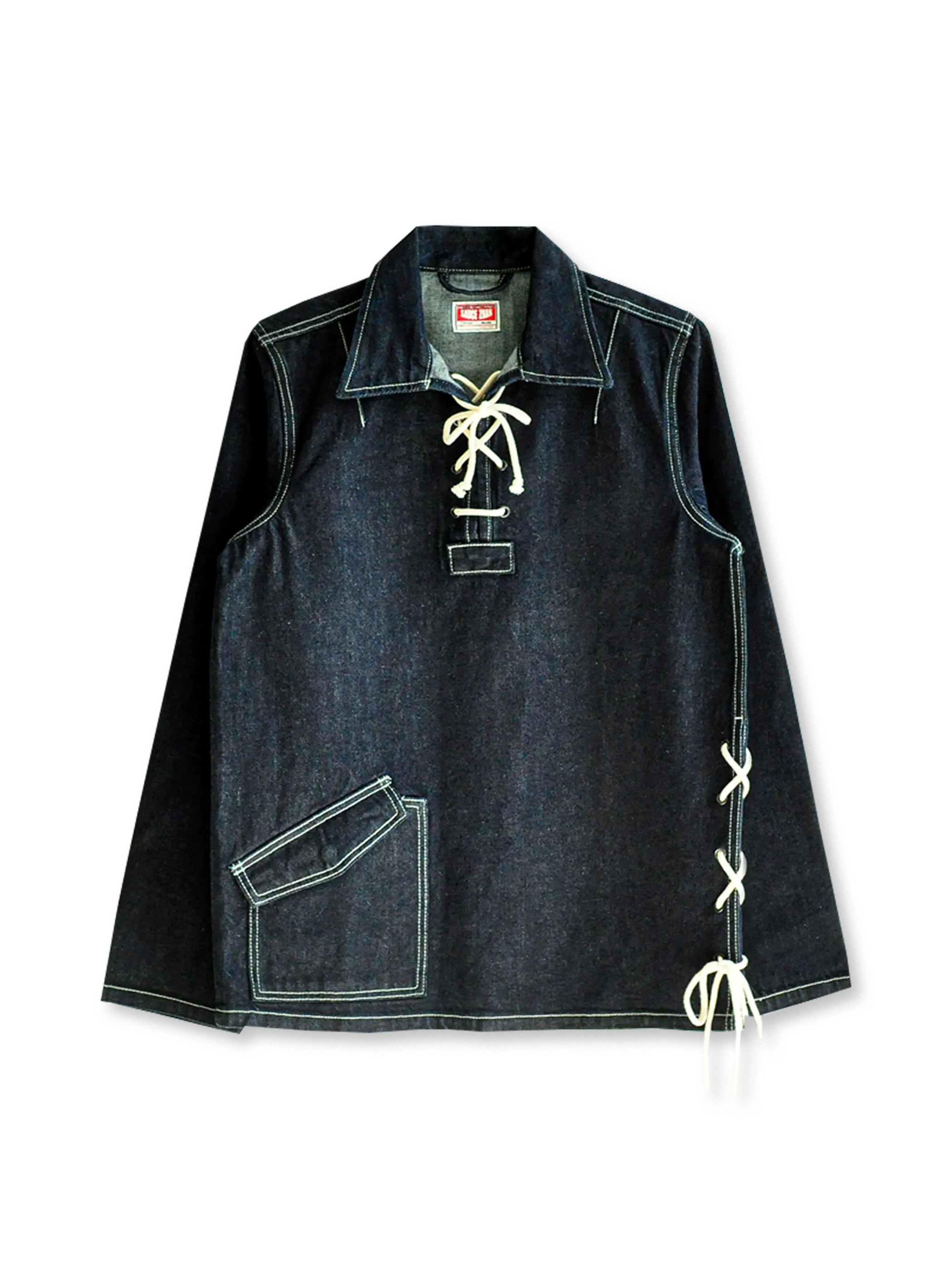 1960年代英国海軍ワークジャケット復刻。岡山産12.5オンス赤耳デニム使用、立体裁断と真鍮ドローコードが特徴のデニムセーラージャケット。