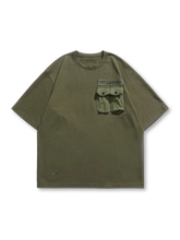 第二次大戦期ミリタリーアパレルをモチーフにしたデュアルチェストポケット付きTシャツ