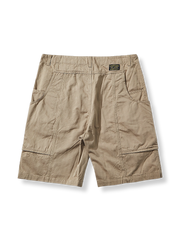 ヘリンボーンキャンバスと調整ウエスト、多機能ポケットが特徴の改良型P44ミリタリーショートパンツ