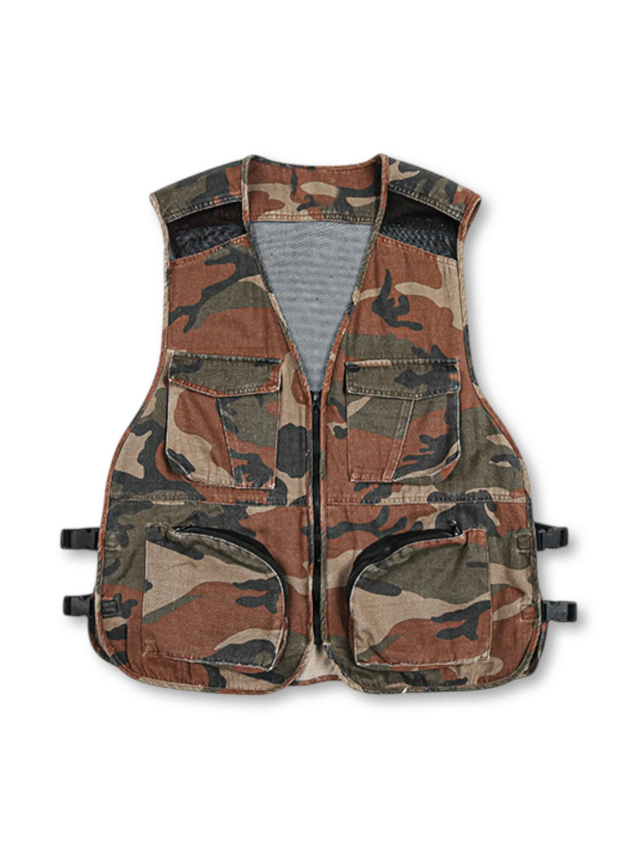 多彩なポケットとヴィンテージカモ柄が特徴のマルチポケットベスト