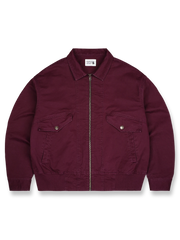 多ポケット刺繍フライトジャケットの全体正面画像、クラッシュ加工生地と多方向ポケットのディテール。