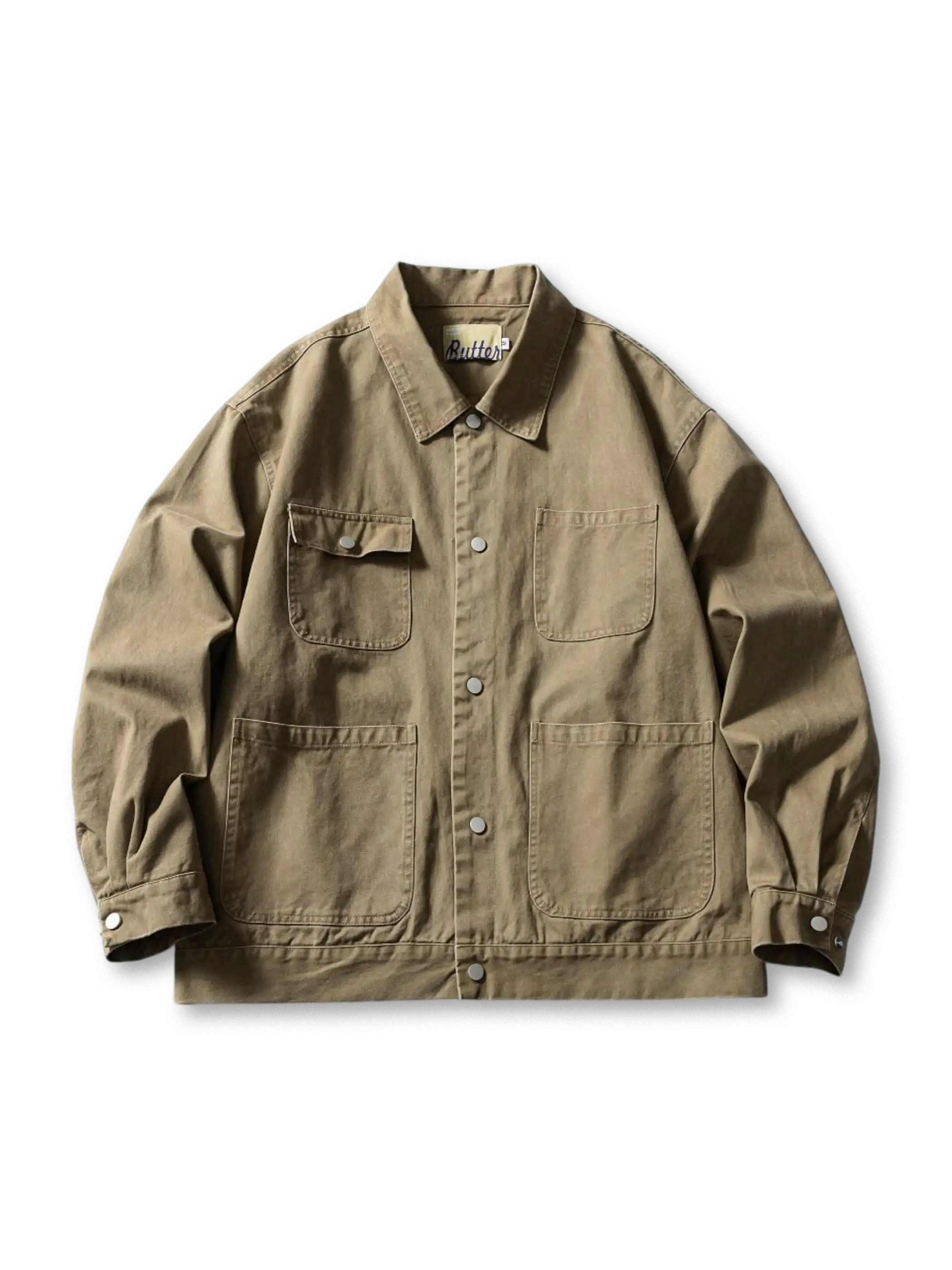 ユーズド感のある重ね洗いコットン生地使用。多機能ポケットと裏地付きの快適ライトジャケット。