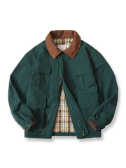 英国風チェック裏地と防水素材の多ポケットハンティングジャケット。実用性とスタイルを兼ね備えた冬のアウトドアウェア。