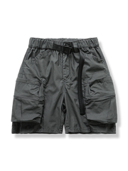 マルチポケット付きワークショートパンツ、リラックスシルエット、機能的な収納、通気性の良いコットン素材