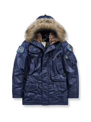 ウインドフラップやスナップポケット、取り外し可能ファー付きフードを備えたN-3B改良型フライトジャケット。