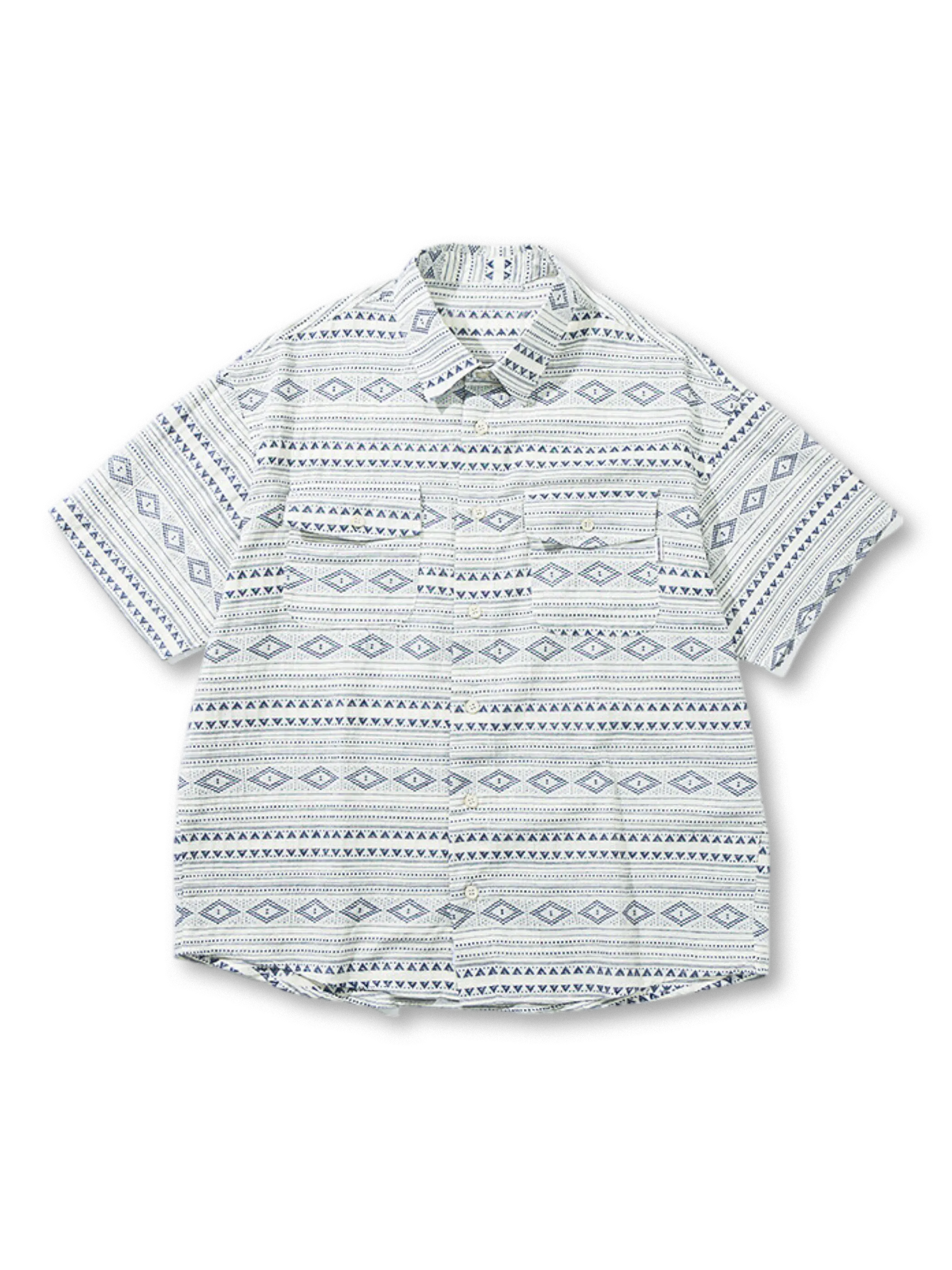 ネイティブ柄と洗いざらし風合いが特徴の開襟リラックスシャツ