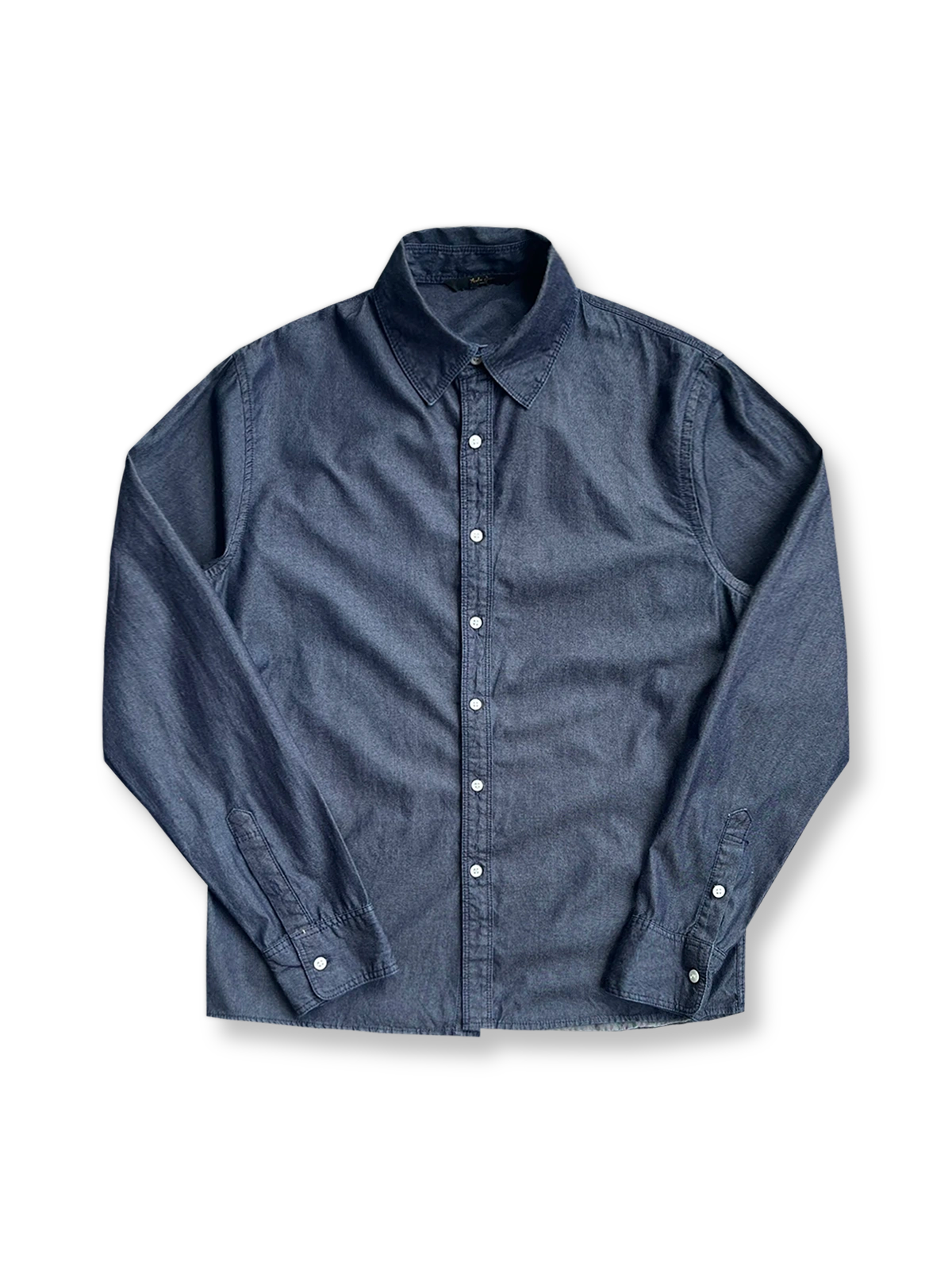 自然な色合いが美しいナチュラルデニムシャツ