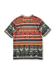 ナバホブランケットテリーTシャツの全身ビュー、幾何学パターンと厚手テリー素材を強調。