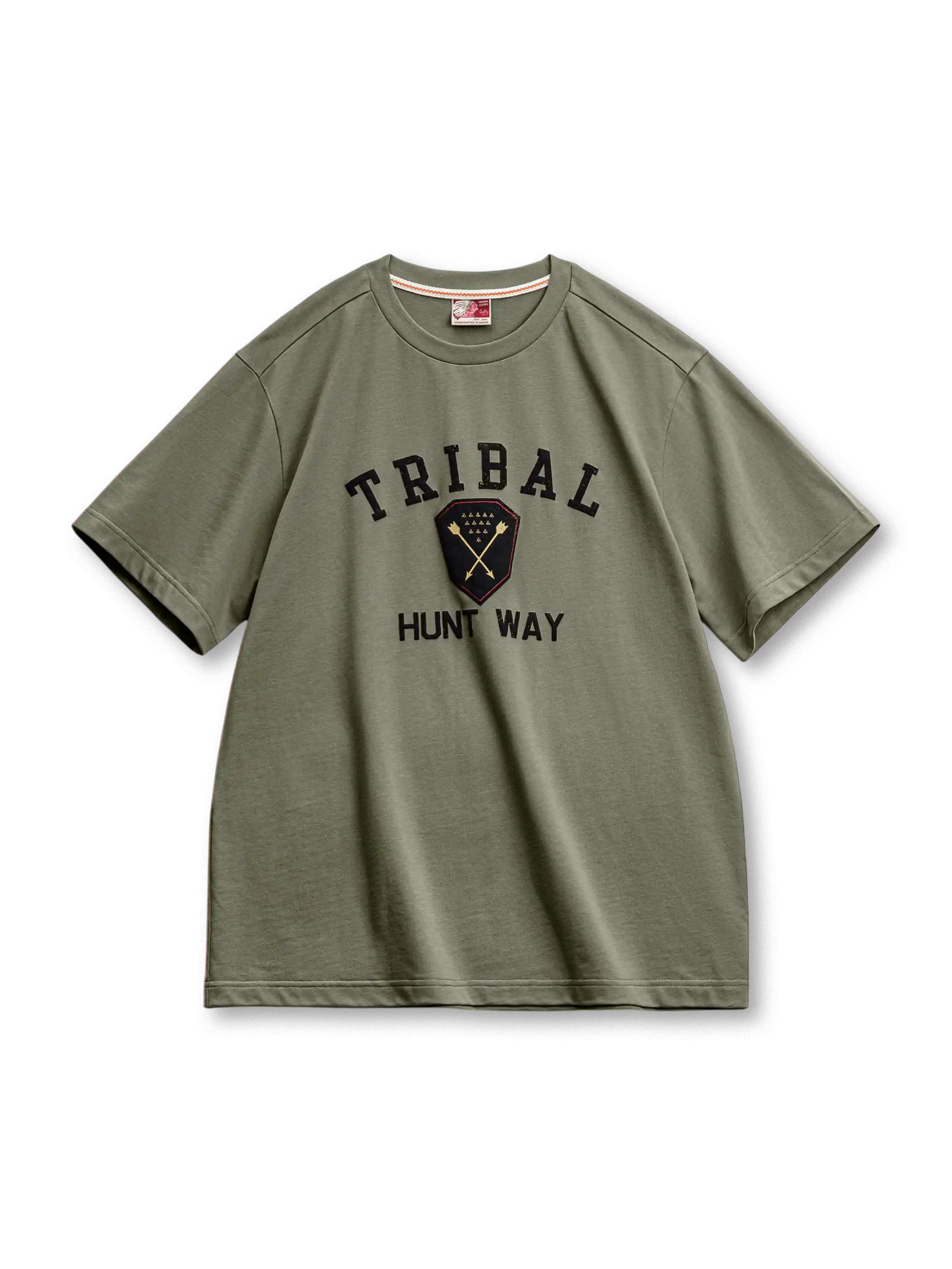 ナバホ文化モチーフと発泡プリントが特徴の通気性良好なヴィンテージ風Tシャツ。