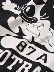 Tシャツのフィリックス・ザ・キャット(Felix the Cat)プリントとNAVY 87A FOOTBALLの文字の特写画像