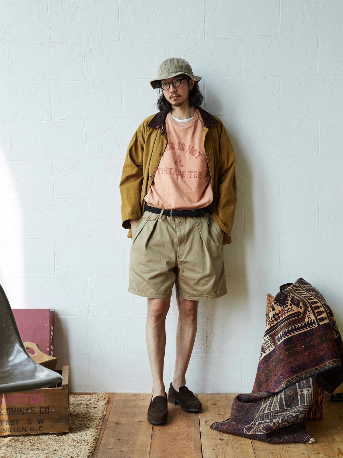 モデル着用NOT Vintage Tee ヴィンテージ加工質感Tシャツのスタイリング例