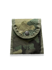 ナイロン迷彩柄小物入れポーチ、内部仕切り付き、防水性ナイロン素材、ミリタリーデザイン