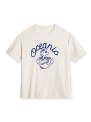 船錨のチェーン刺繍が印象的な、透湿性に優れた240g重厚生地のマリンスタイルTシャツ