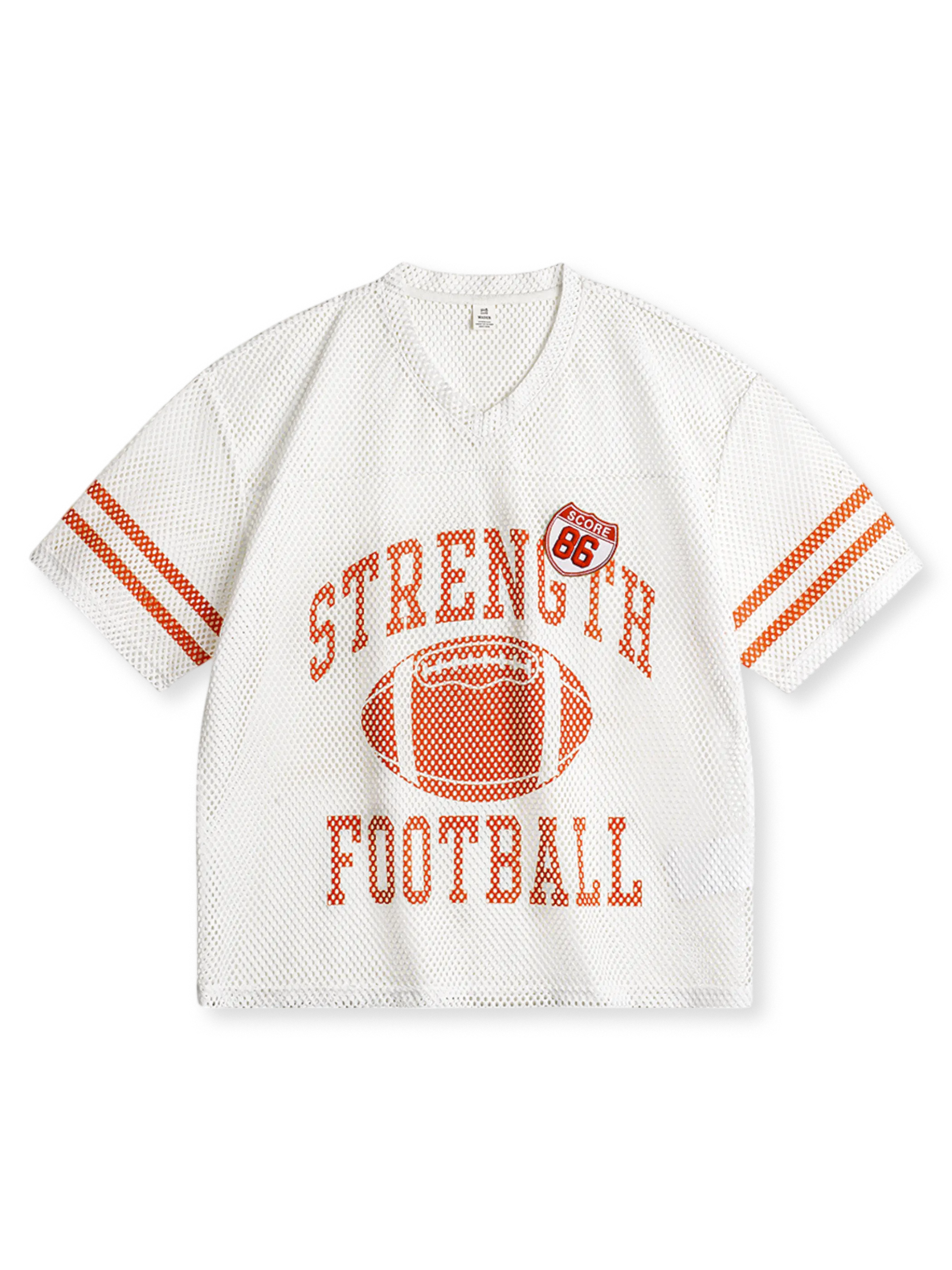 アメリカンフットボールモチーフのロゴとメッシュ素材が特徴のオリーブグリッドフットボールTシャツ