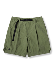 防水・速乾ナイロン素材のワークショーツ(五分丈・調整ベルト付き)。