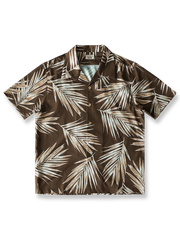 パームリーフ柄アロハシャツ。