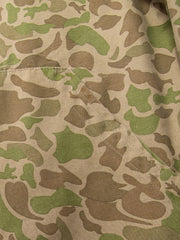 迷彩柄が目を惹く、ミリタリージャケット