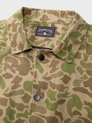 迷彩柄が目を惹く、ミリタリージャケット