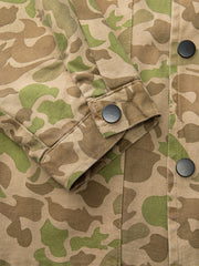 迷彩柄が目を惹く、ミリタリージャケット