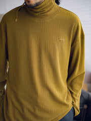 刺繍付き ハイネック 長袖Tシャツ