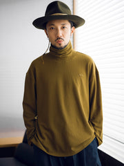 刺繍付き ハイネック 長袖Tシャツ