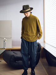 刺繍付き ハイネック 長袖Tシャツ