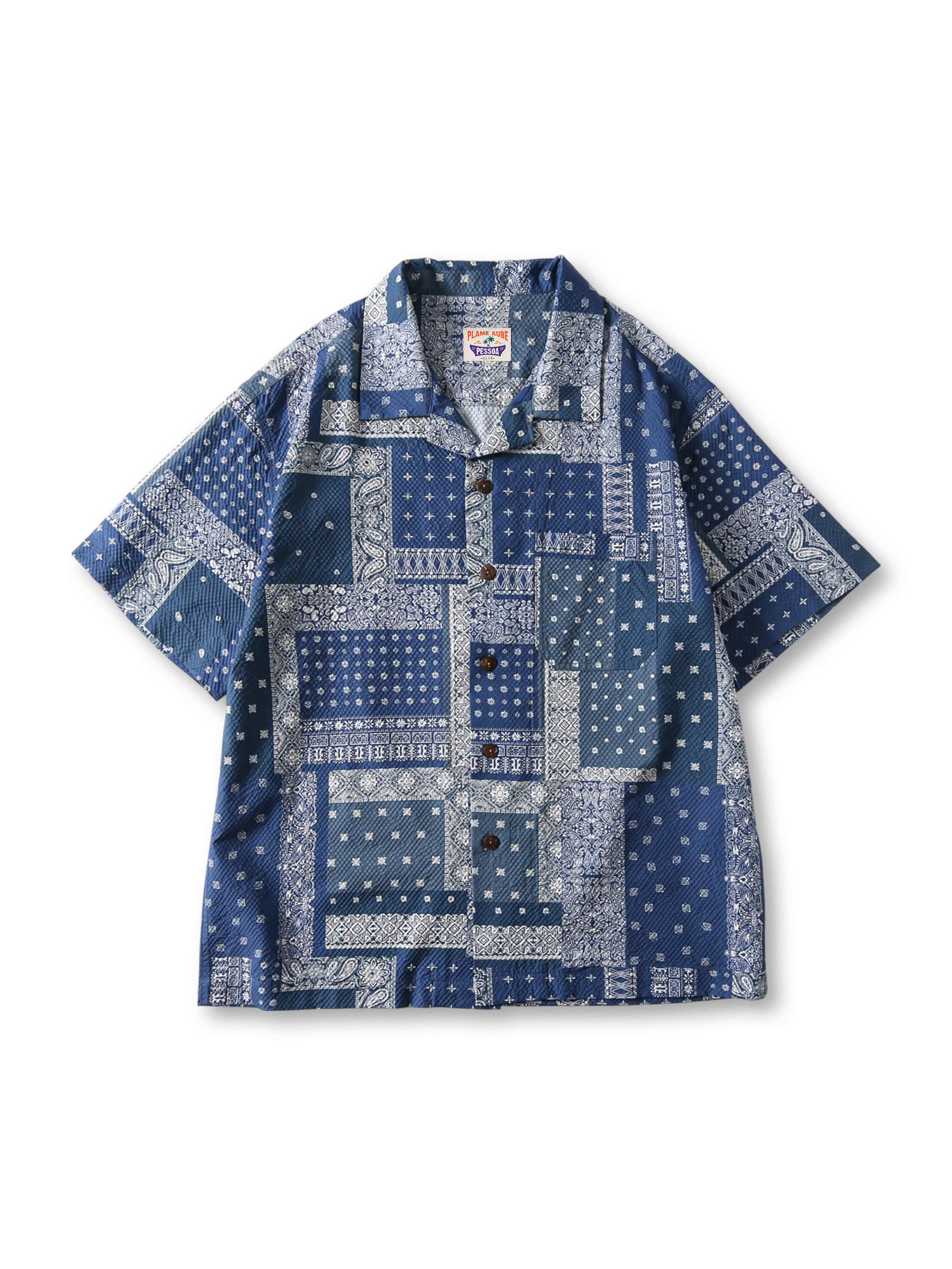 バンダナ柄パッチワークが映えるオープンカラーシャツ