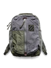 パッチワークキャンバスリュックサック、軍刺繍パッチ、耐久キャンバス素材、レザー底、ウォッシュ加工