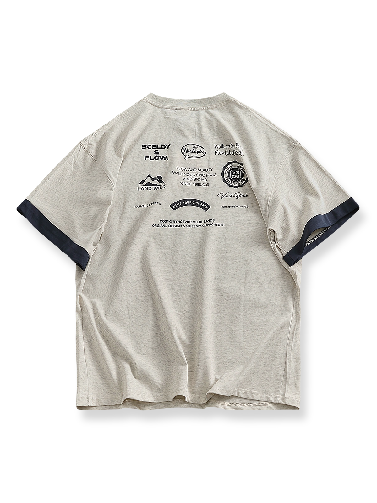 パッチワークカフスと両面プリントが特徴のコットン半袖Tシャツ