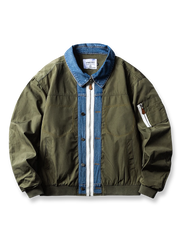 パッチワークデザインが際立つデニム素材のフライトジャケット