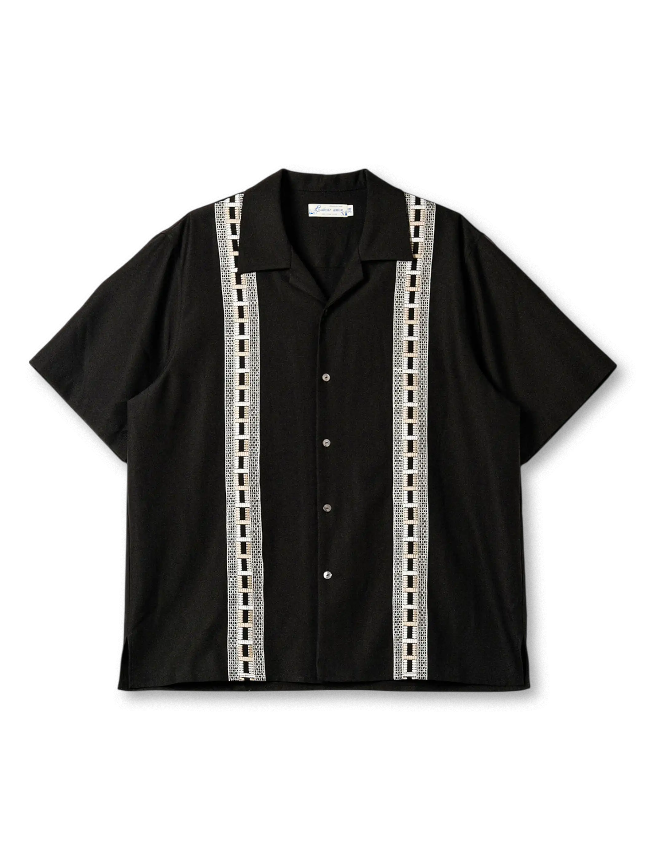 キューバ襟と幾何学的パネル切り替えが特徴のジャカード織りキューバシャツ、軽やかな着心地