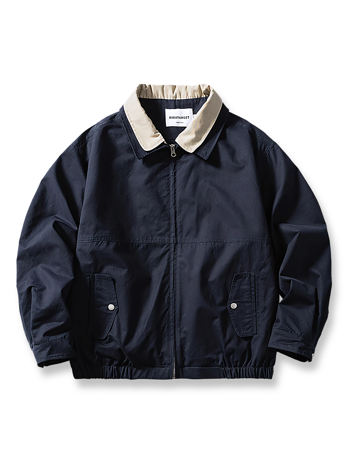 パッチワークオープンカラー レイヤードワークジャケットの全体正面画像、バイカラーパッチワーク襟と大容量ポケットのディテール。