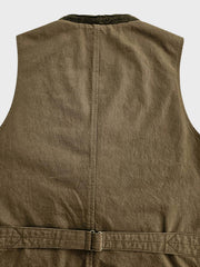 製品画像:クラシックなスリムフィットヴィンテージコーデュロイベストの正面画像
詳細画像:果実風ボタンとコーデュロイ素材の質感ディテール