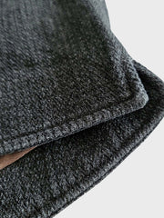 詳細画像: ショールカラーとタイトフィットデザインのディテール