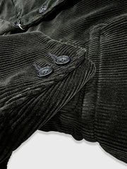 製品画像:クラシックなヴィンテージ風ブラックコーデュロイジャケットの正面
詳細画像:果実モチーフボタンとコーデュロイ生地のテクスチャーディテール