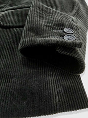 製品画像:クラシックなヴィンテージ風ブラックコーデュロイジャケットの正面
詳細画像:果実モチーフボタンとコーデュロイ生地のテクスチャーディテール