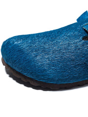 製品画像:藍染牛革ボストンシューズ、伝統的な藍染技術による深いブルーが特徴のカジュアルシューズ正面画像
詳細画像:藍染牛革シューズのディテール、ソールデザインと職人技が感じられる染色プロセスの詳細画像